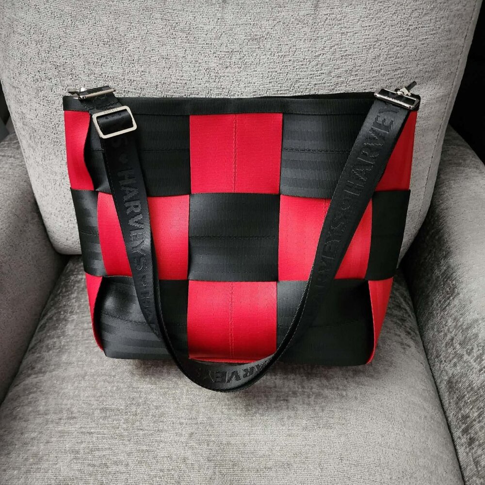 Harveys Seatbelt  Queen of Hearts Medium Audrey